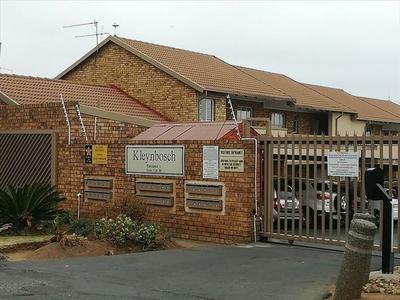 Townhouse For Sale in Birch Acres, Kempton Park