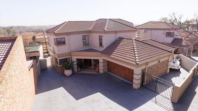 House For Sale in Blue Gill, Kempton Park