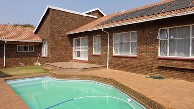 House For Sale in Edleen Ext 03, Kempton Park