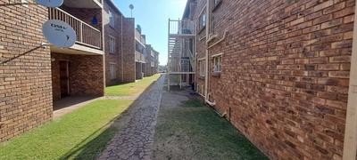 Townhouse For Sale in Elspark, Germiston