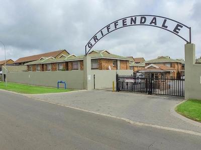 Complex For Sale in Edleen, Kempton Park