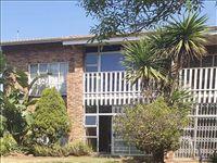 Townhouse For Sale in Edleen Ext 03, Kempton Park