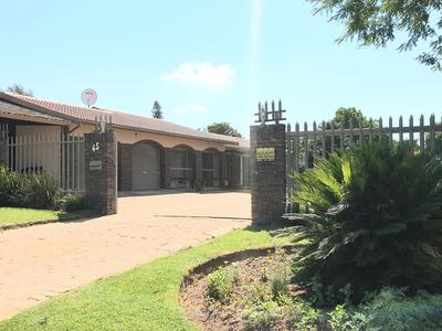 House For Sale in Birchleigh North, Kempton Park