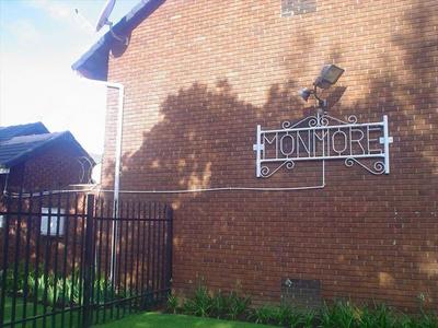 Duplex For Sale in Birchleigh, Kempton Park