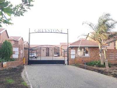 Townhouse For Rent in Edleen, Kempton Park