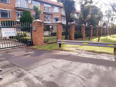 Apartment / Flat For Sale in Croydon, Kempton Park