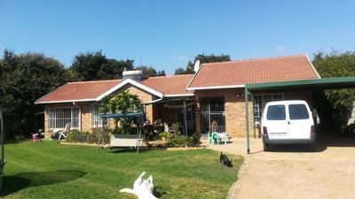 House For Sale in Rhodesfield, Kempton Park