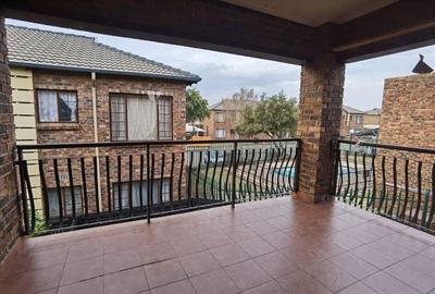 Apartment / Flat For Sale in Sonneveld, Brakpan