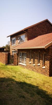 Complex For Sale in Birchleigh North, Kempton Park