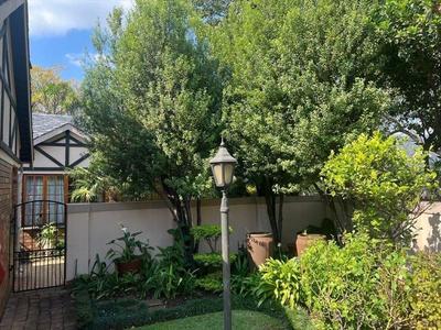 Townhouse For Sale in Lakefield, Benoni