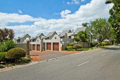Townhouse For Sale in Blue Gill, Kempton Park