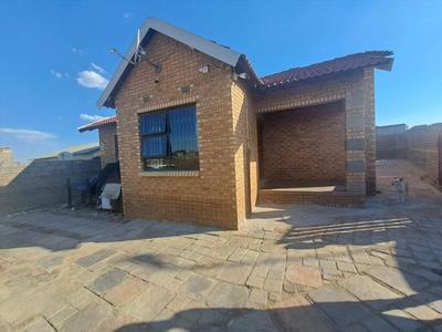 House For Sale in Vusimusi, Tembisa