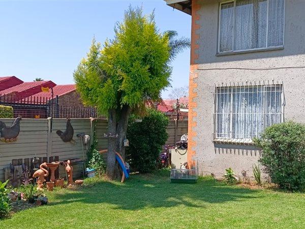 Townhouse For Sale in Glen Marais, Kempton Park