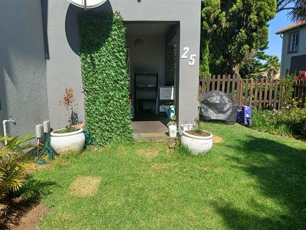 Townhouse For Sale in Glen Marais, Kempton Park