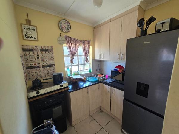 House For Sale in Allen Grove, Kempton Park
