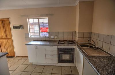 Apartment / Flat For Sale in Kempton Park, Kempton Park