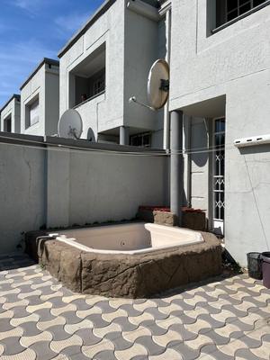 Cluster House For Sale in Johannesburg, Johannesburg