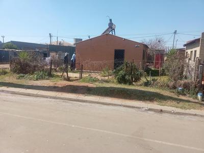 House For Sale in Etwatwa, Etwatwa