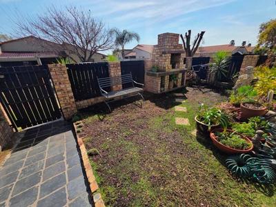 Townhouse For Sale in Elsburg, Germiston