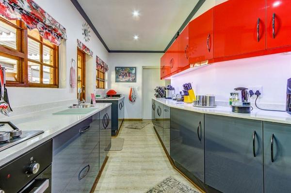 House For Sale in Blue Gill, Kempton Park