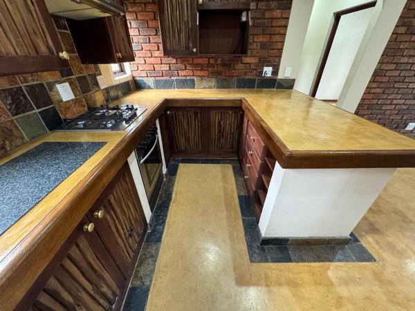Townhouse For Sale in Glen Marais, Kempton Park