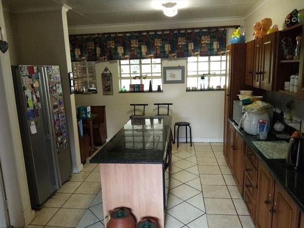 House For Sale in Farrarmere, Benoni