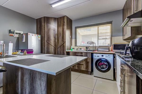 Apartment / Flat For Sale in Bardene, Boksburg