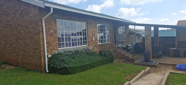Townhouse For Sale in Rangeview Ext 4, Krugersdorp
