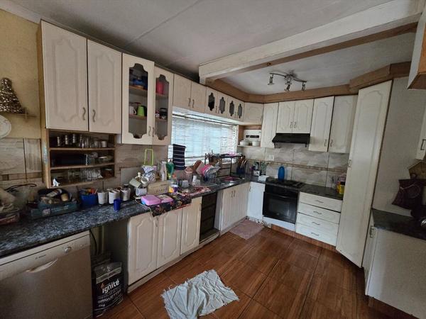 House For Sale in Kempton Park West, Kempton Park